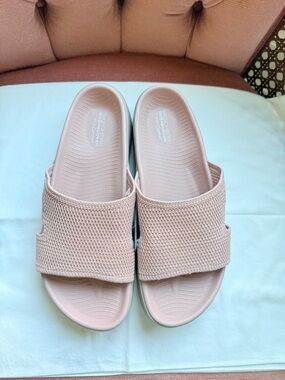 Skechers On-the-go Massage Arch Fit US 8